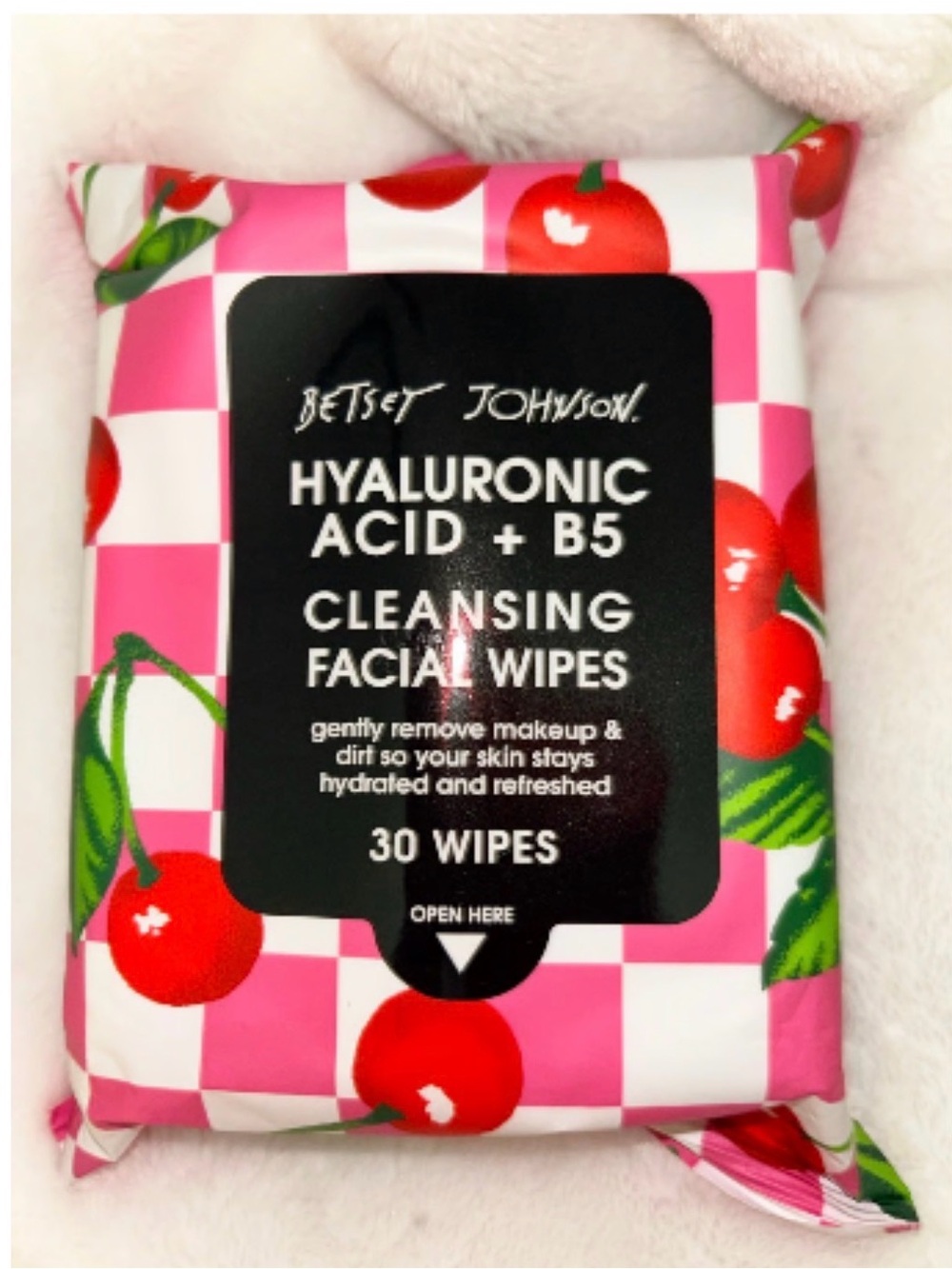 Betsey Johnson Pink Cherry Hyaluronic Acid + B5 Cleansing Facial Wipes